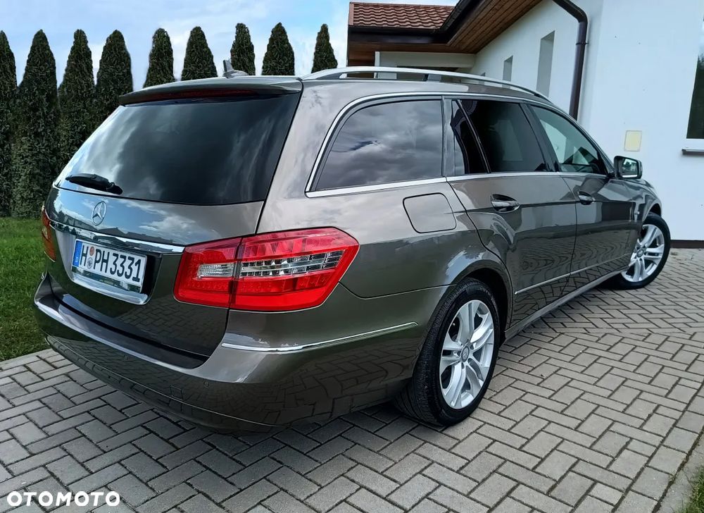 Mercedes-Benz Klasa E 200 CGI BlueEFFICIENCY Automatik Avantgarde - 2