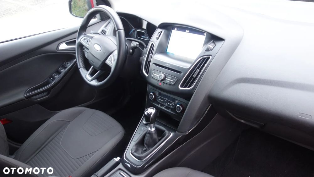 Ford Focus 1.5 EcoBoost Titanium ASS - 26