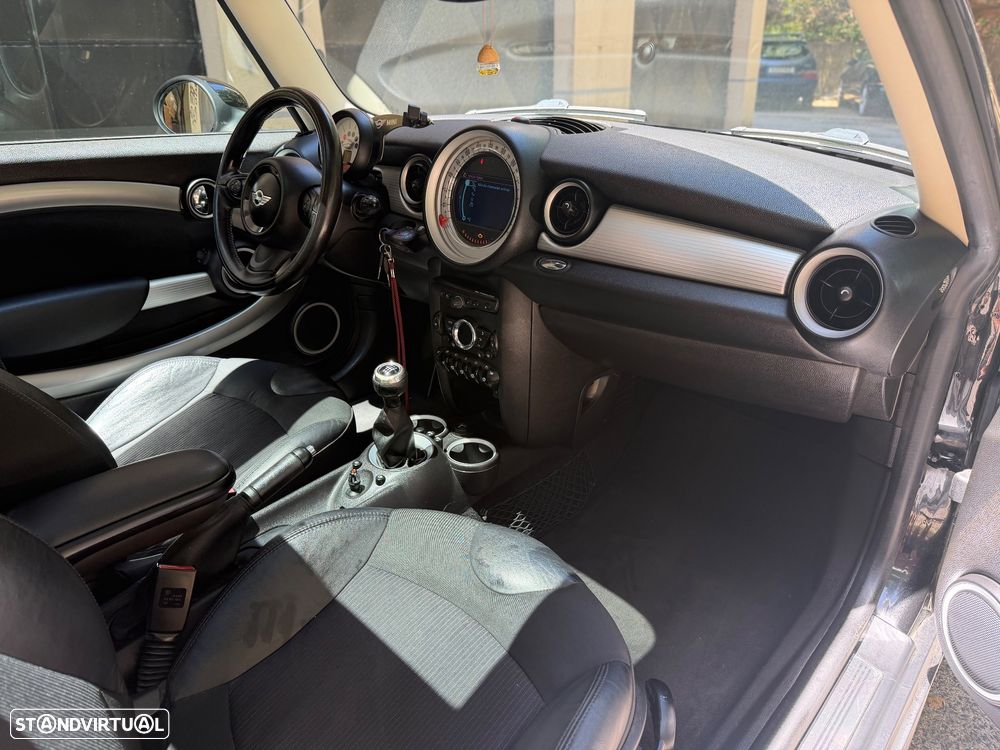 MINI 3 Portas Cooper D - 6