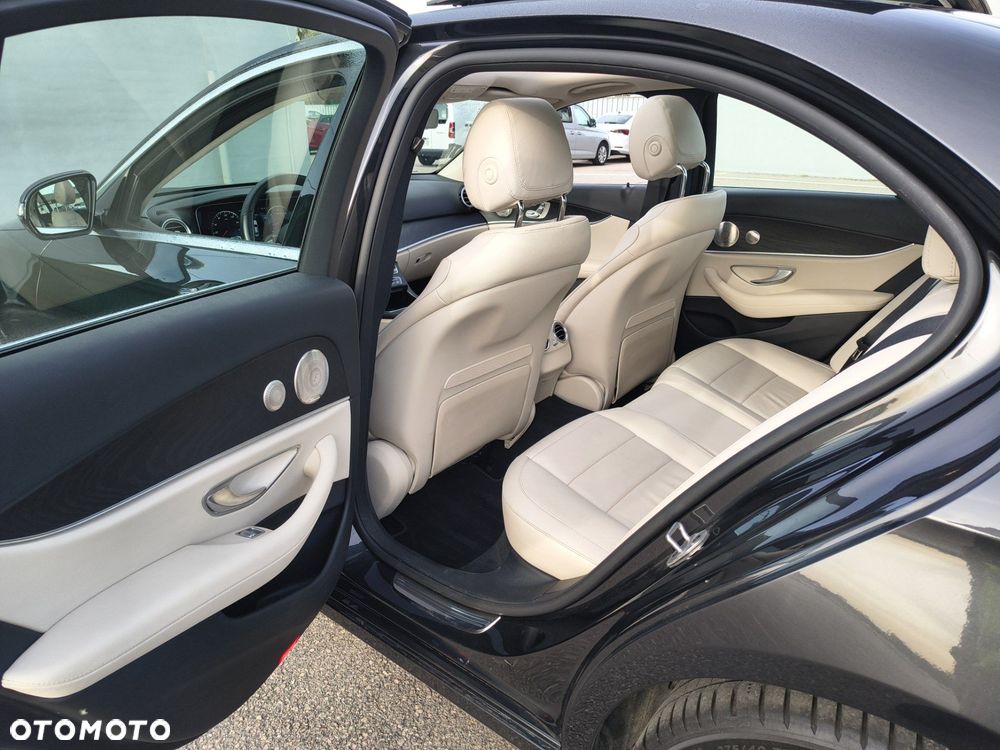 Mercedes-Benz Klasa E 220 d 4-Matic Avantgarde - 12