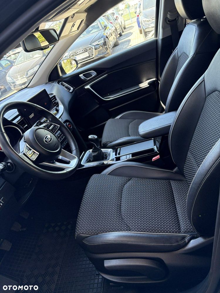 Kia XCeed 1.5 T-GDI L Business Line - 15