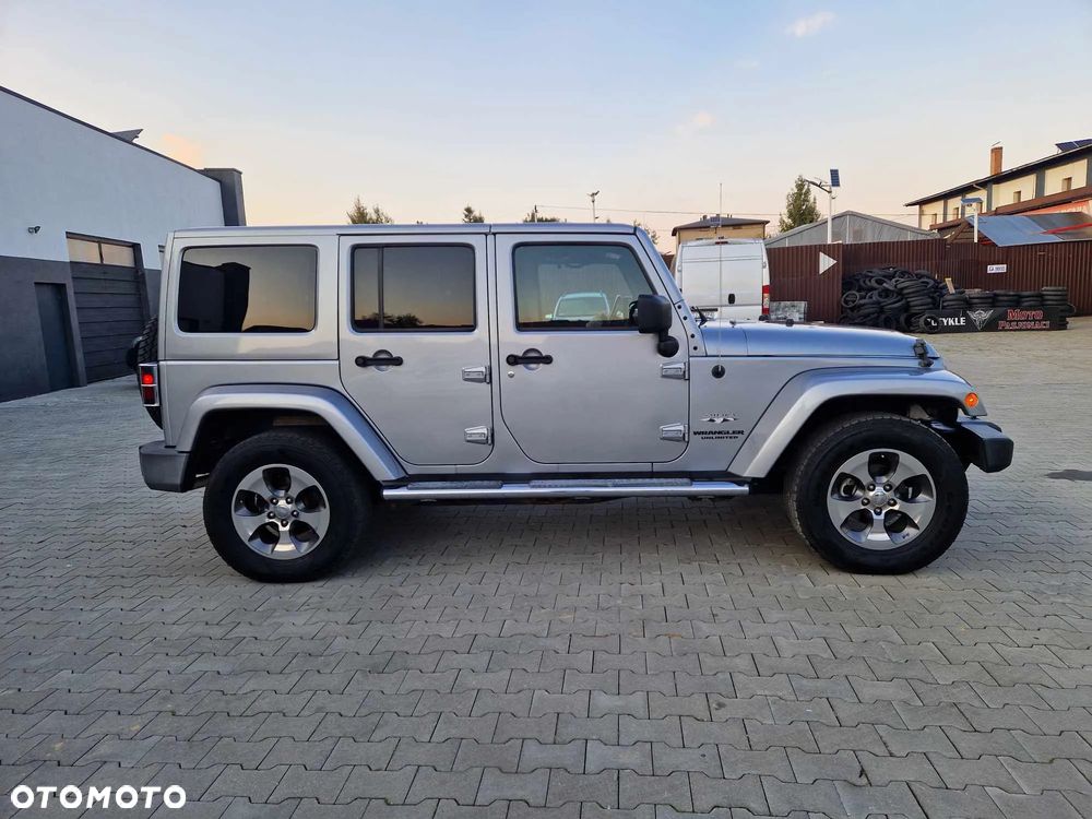 Jeep Wrangler Unlimited Hard-Top 3.6 Automatik Sahara - 3