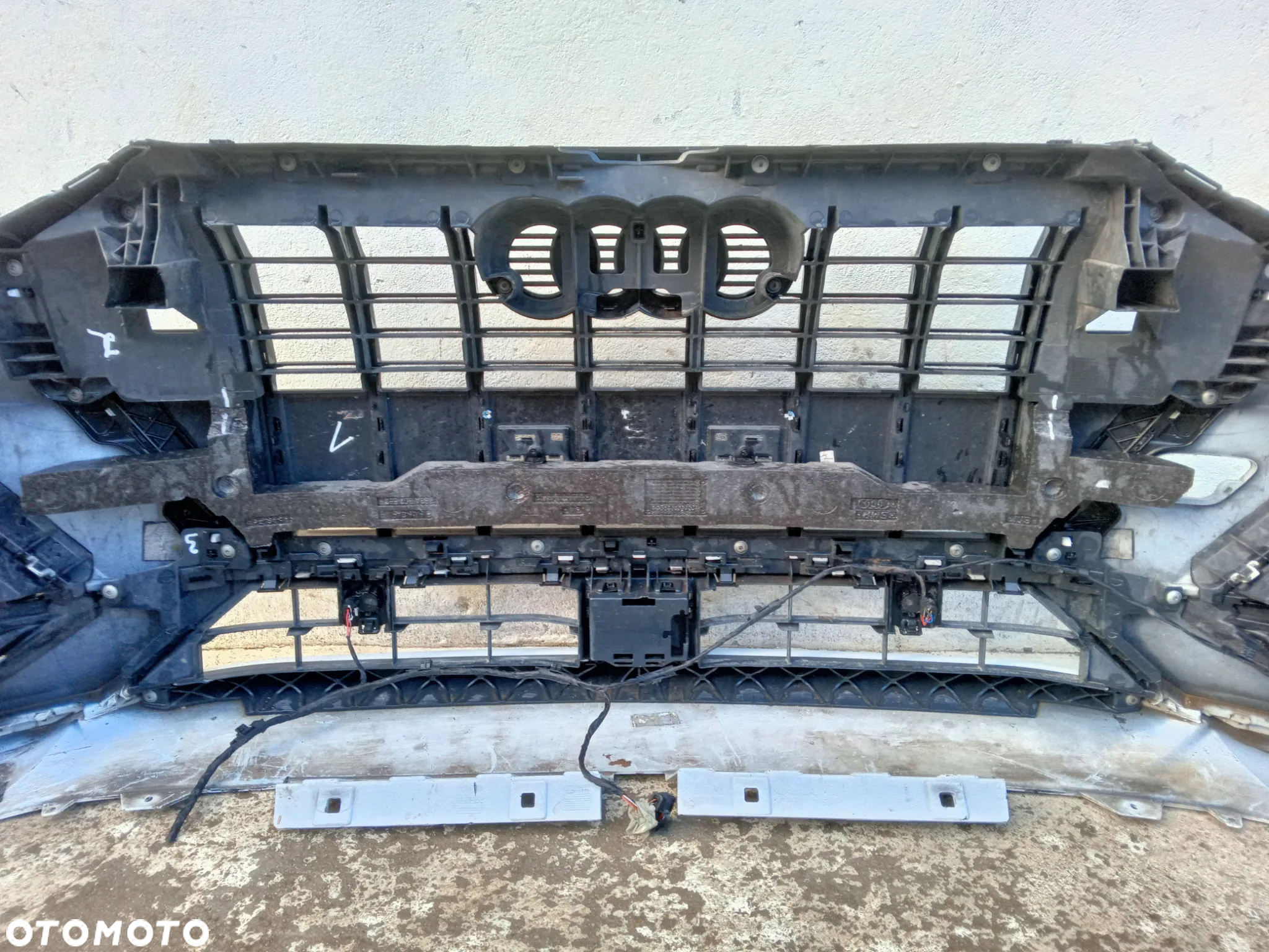 AUDI Q3 II 83A- ZDERZAK PRZEDNI PRZÓD - 27