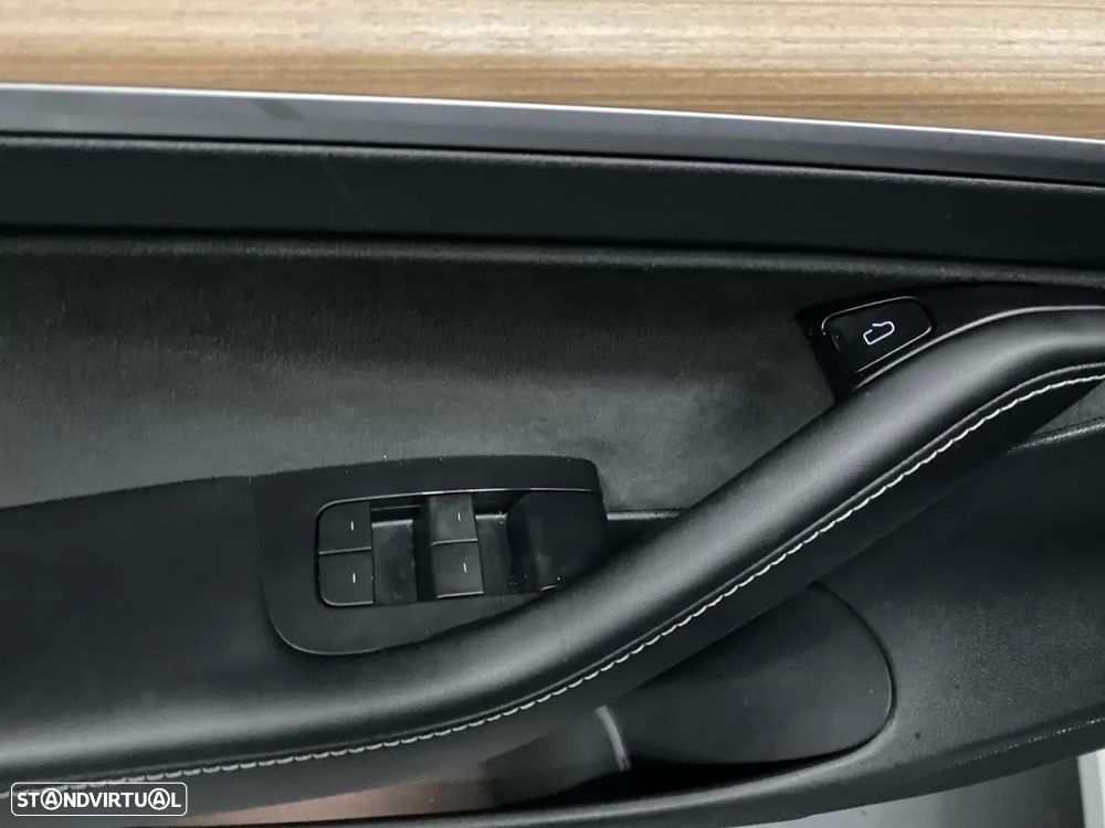 Tesla Model 3 Long Range Tração Traseira - 17