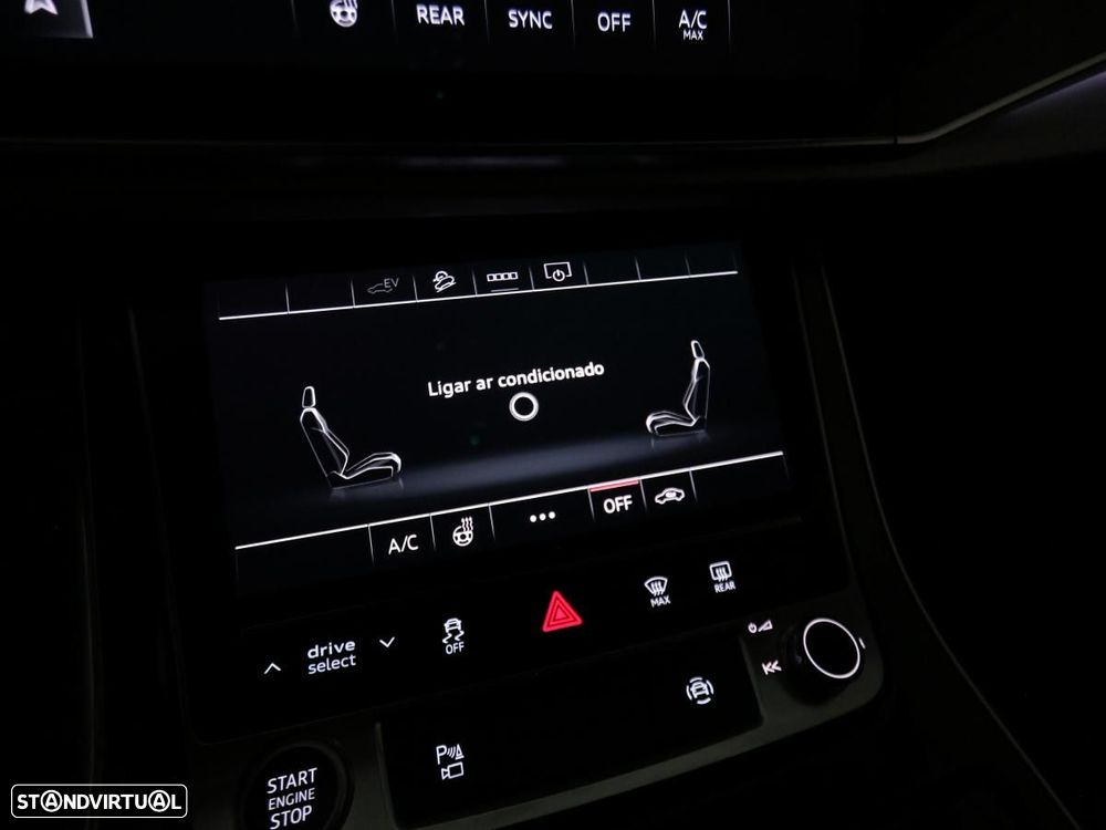 Audi Q7 55 TFSIe quattro S line Tiptronic - 34