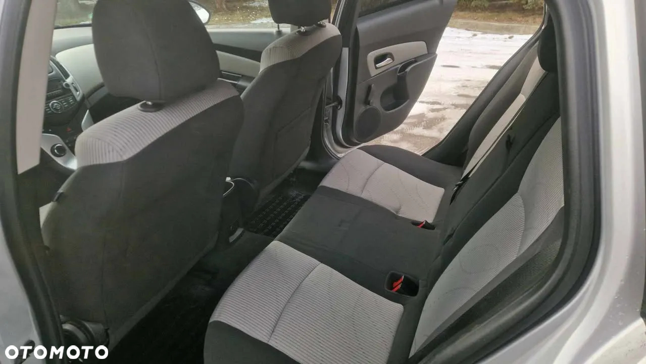 Chevrolet Cruze - 22
