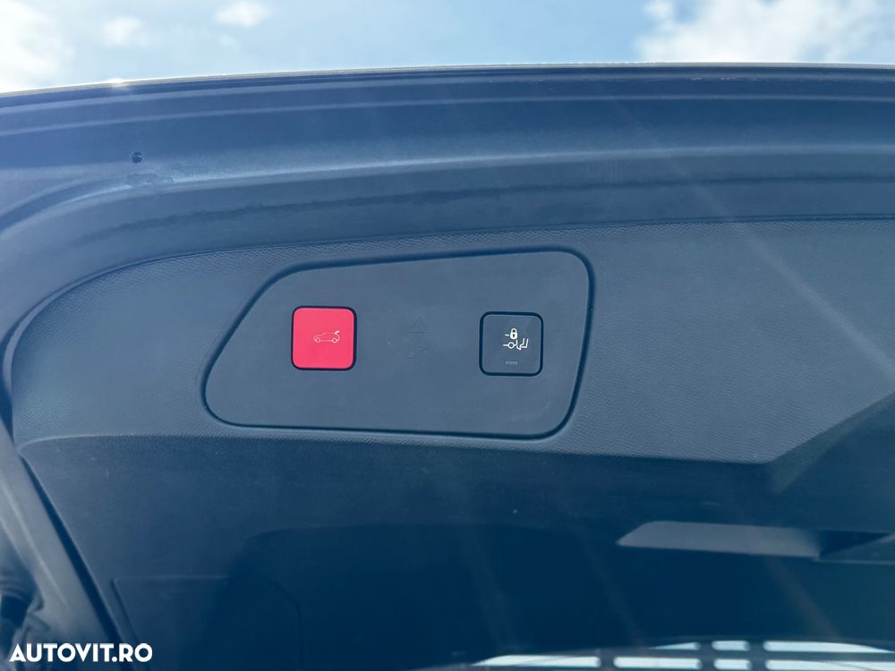Peugeot 3008 225 e-EAT8 GT - 39