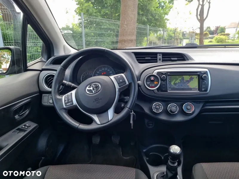 Toyota Yaris 1.33 Premium - 14