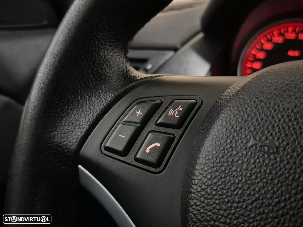 BMW X1 18 d sDrive - 22