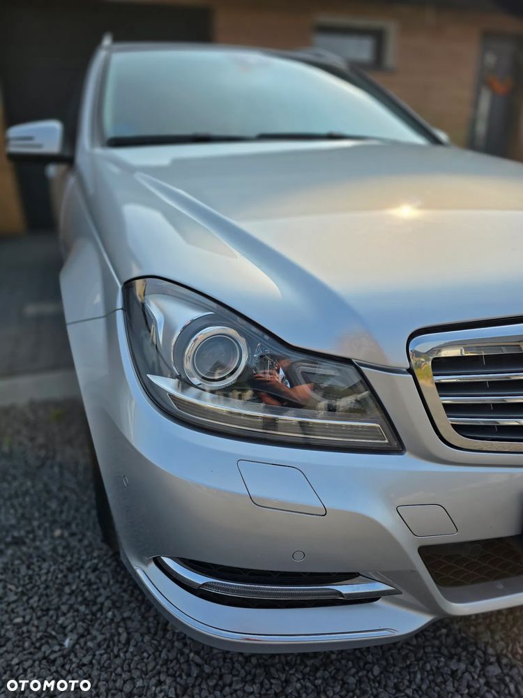 Mercedes-Benz Klasa C 220 CDI DPF (BlueEFFICIENCY) 7G-TRONIC Elegance - 31