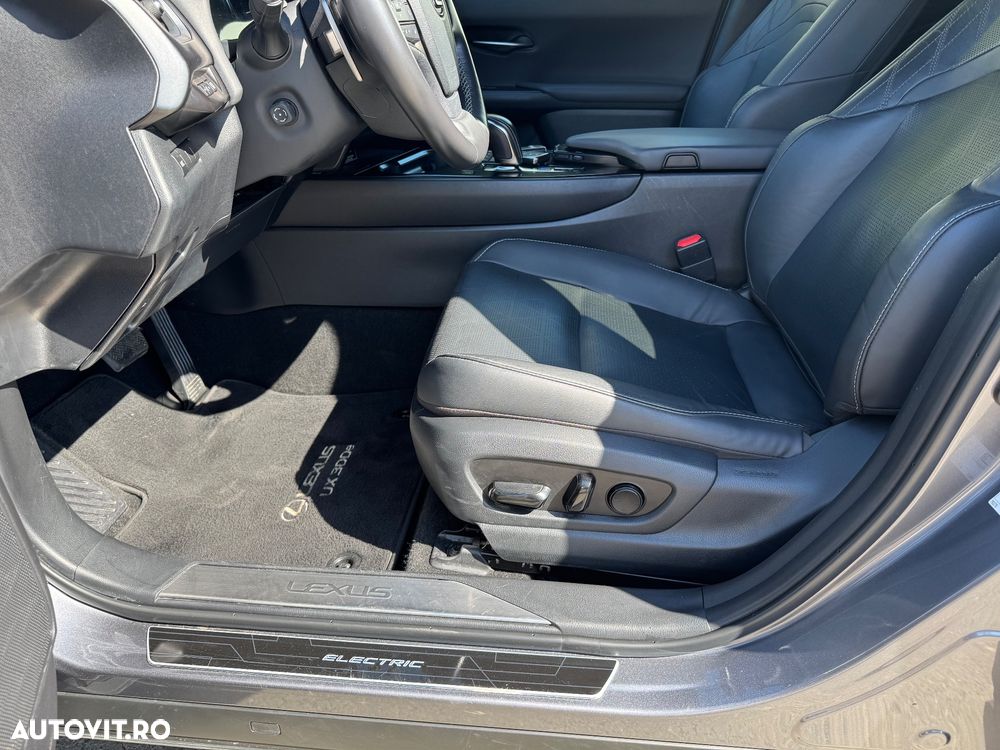 Lexus UX 300e Executive - 13