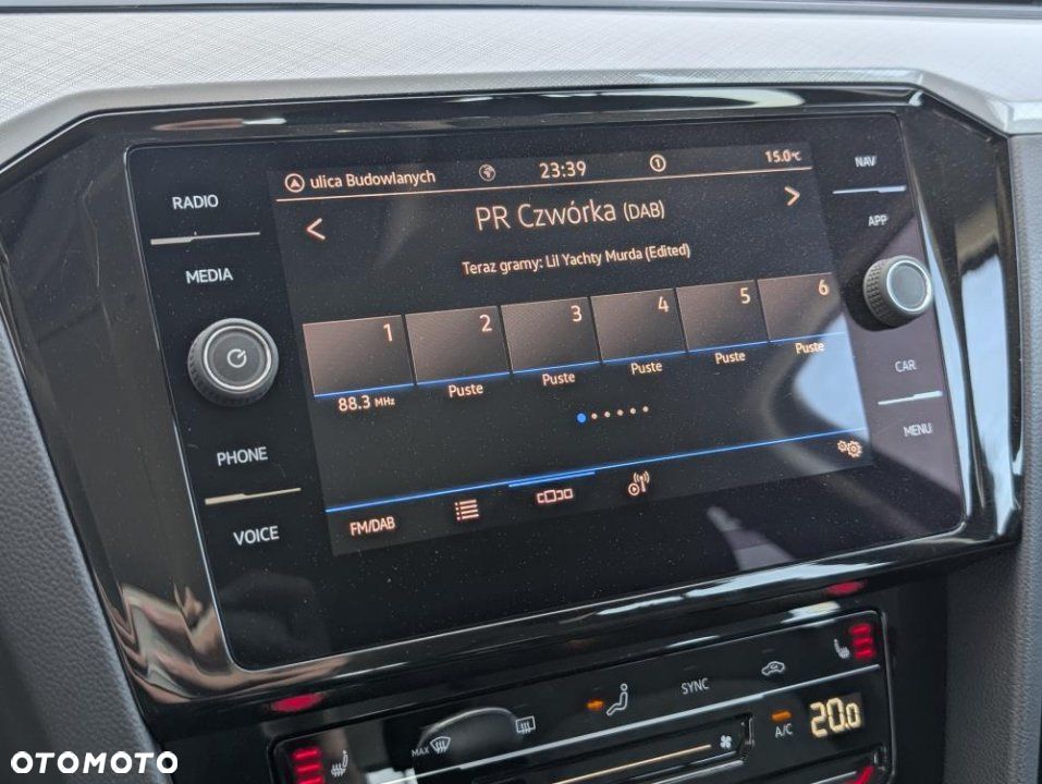 Volkswagen Passat - 18