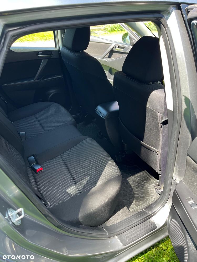 Mazda 3 1.6 Exclusive + - 4