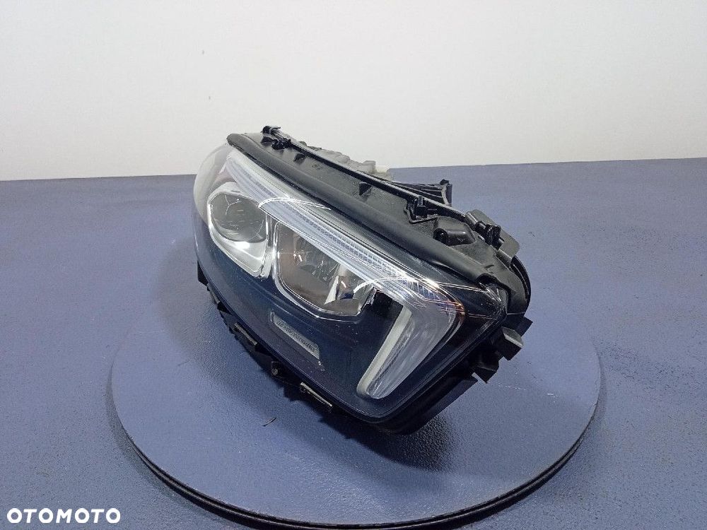 MERCEDES A-KLASA W177 18-22 REFLEKTOR PRAWY PRZÓD A1779060201 - 2