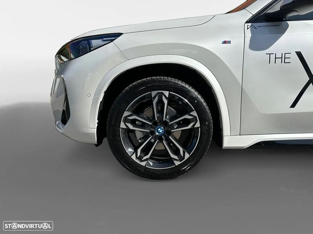 BMW iX1 eDrive20 - 16