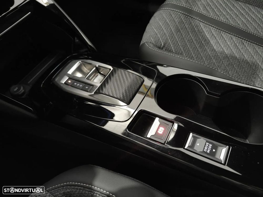 Peugeot e-2008 54 kWh Allure - 13
