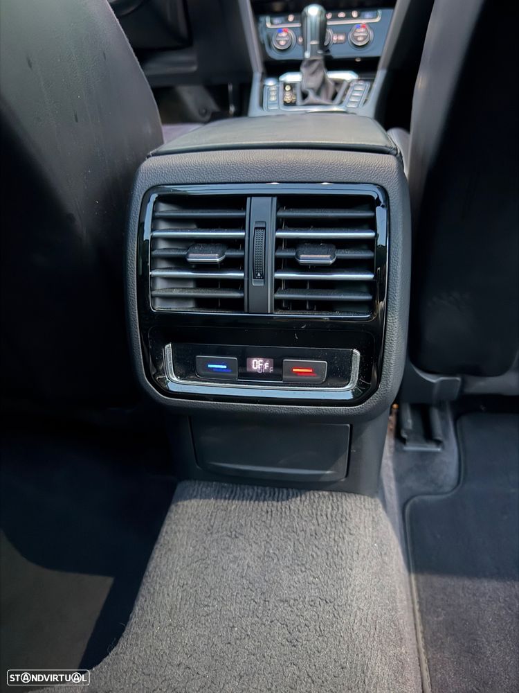 VW Passat Variant 2.0 TDI Highline DSG 4Motion - 15