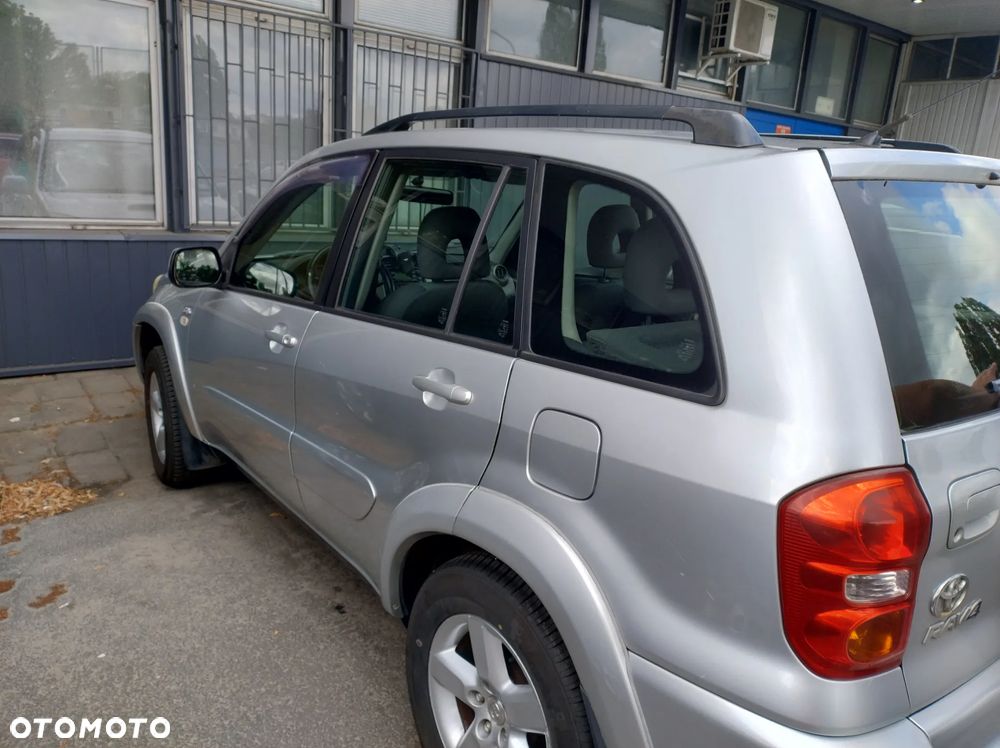 Toyota RAV4 2.0 D-4D 4x4 - 3