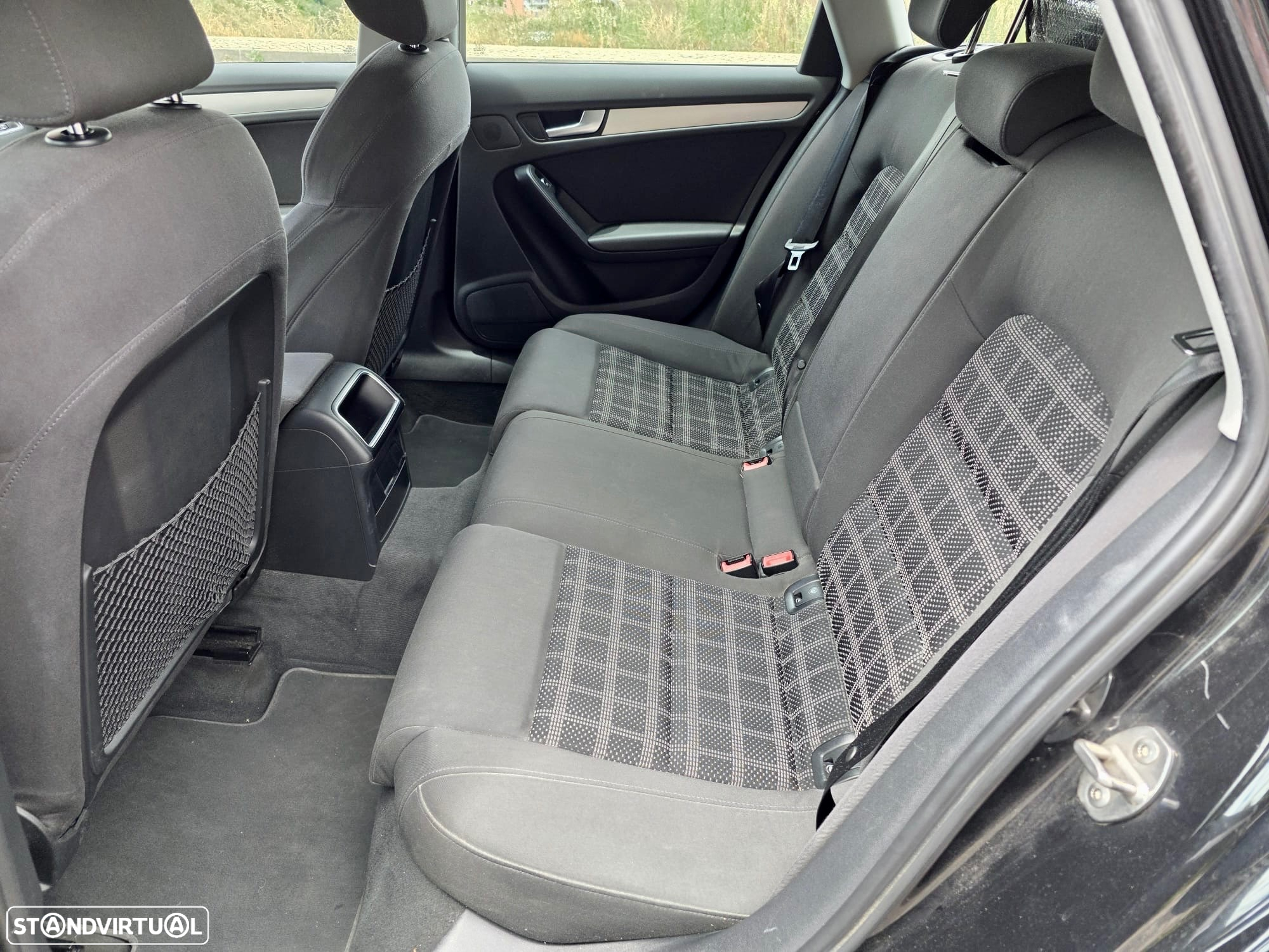 Audi A4 Avant 2.0 TDI Business Line Sport - 12