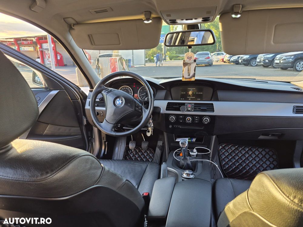 BMW Seria 5 520i Touring - 2