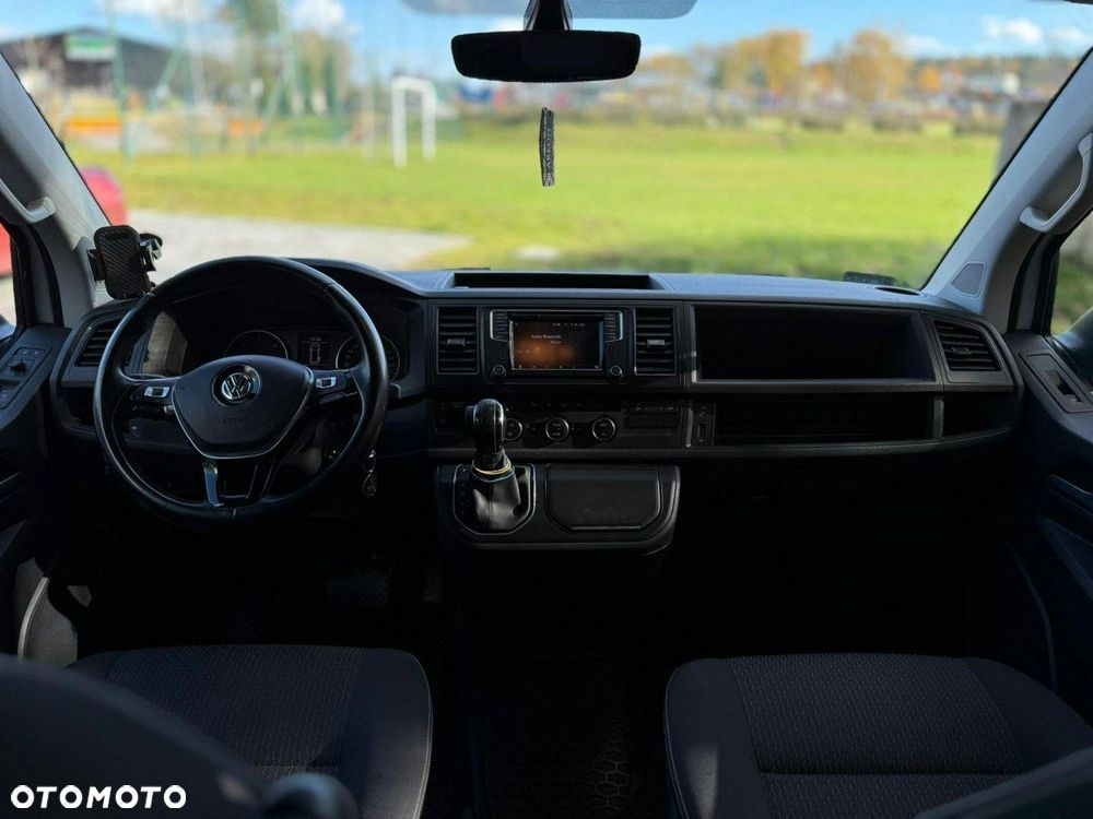 Volkswagen Multivan - 12