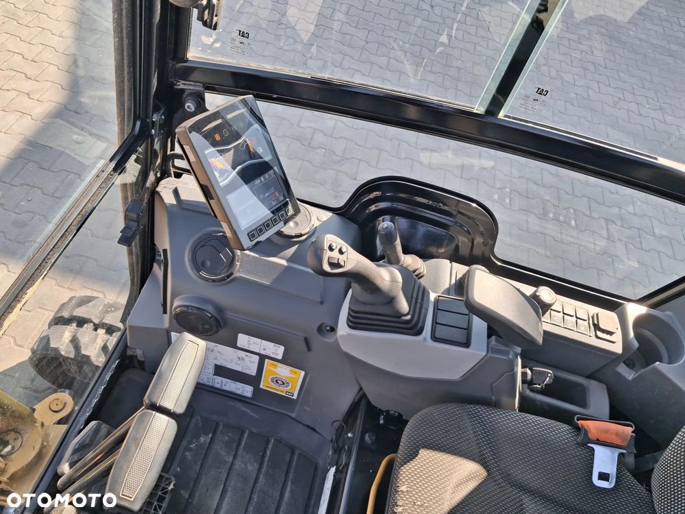 Caterpillar 301.8 - 13