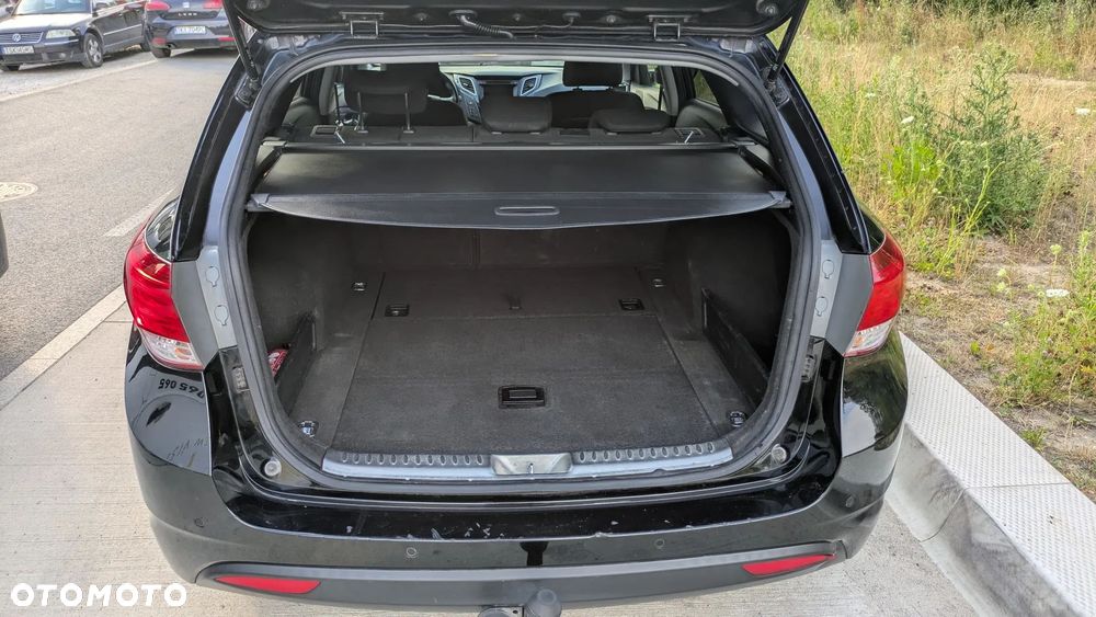 Hyundai i40 Kombi blue 1.6 Family+ - 23