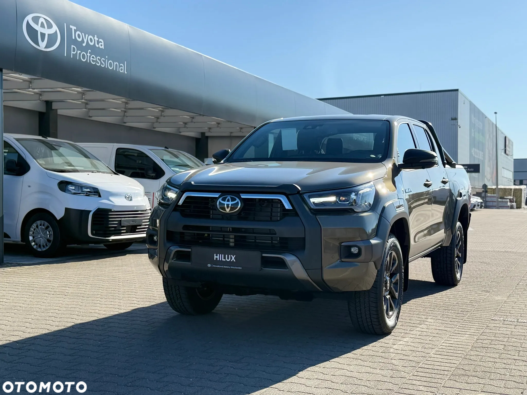 Toyota Hilux - 3