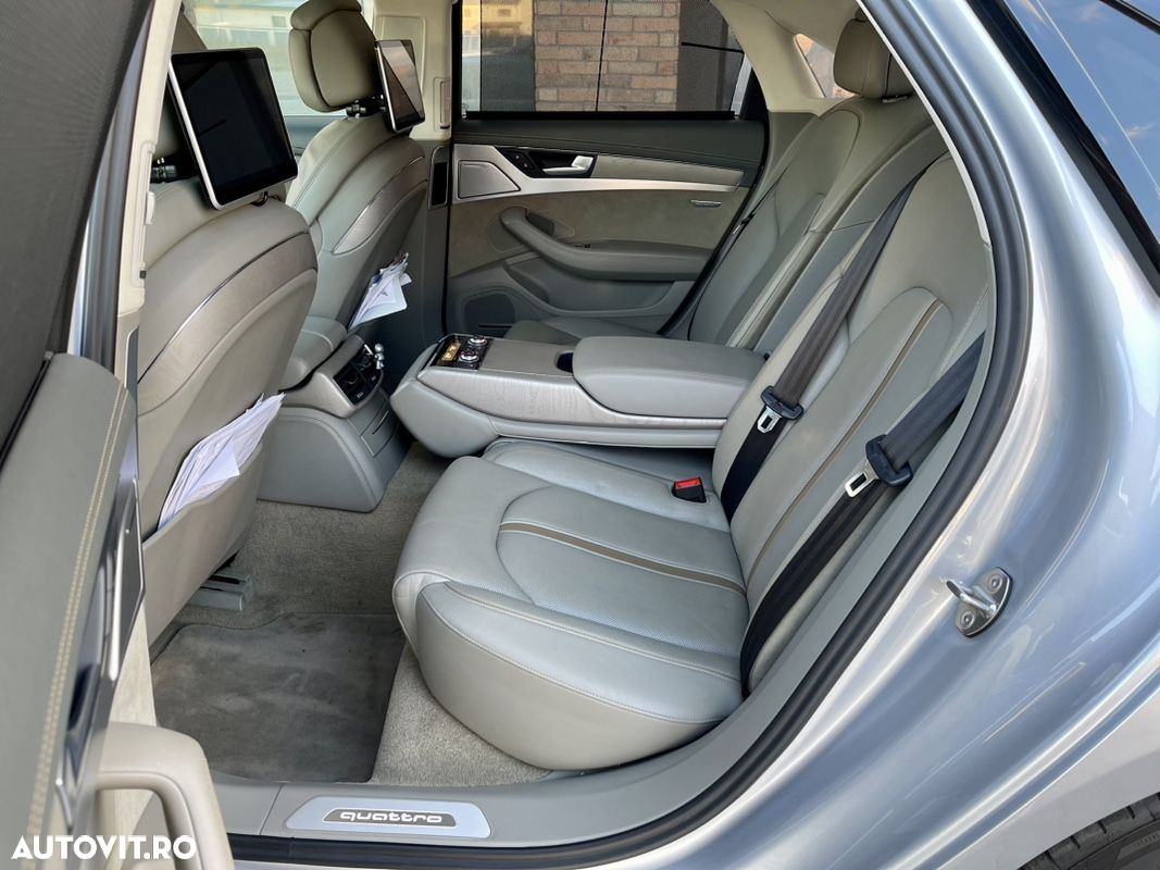 Audi A8 - 12