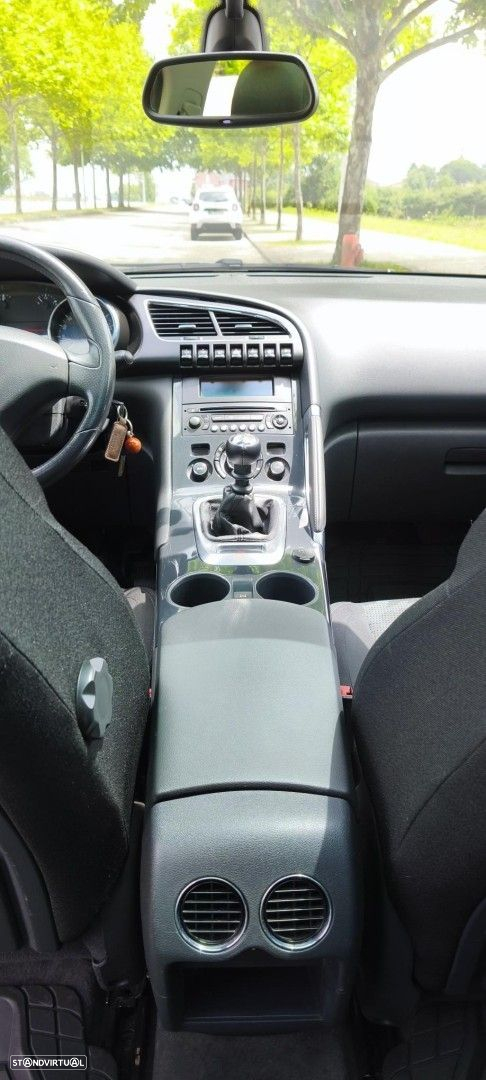 Peugeot 3008 1.6 HDi Executive - 23