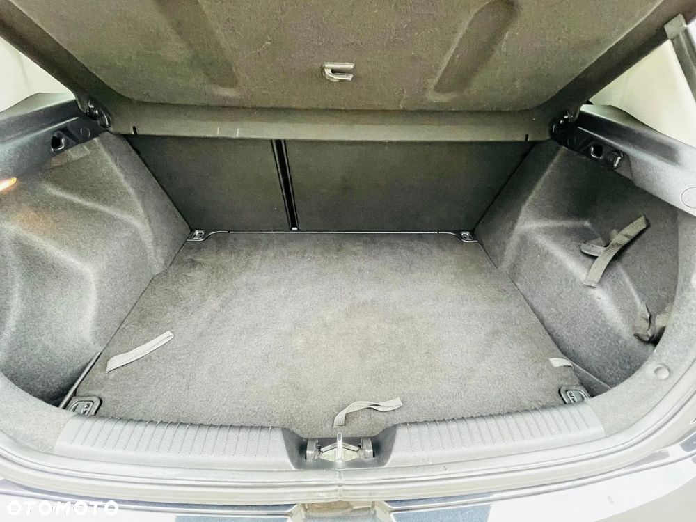 Kia Ceed 1.6 GDI Dream Team Edition - 25