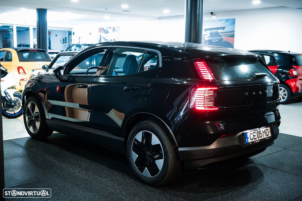 Volvo EX30 69 kWh Single Motor Extended Range Black Edition - 5
