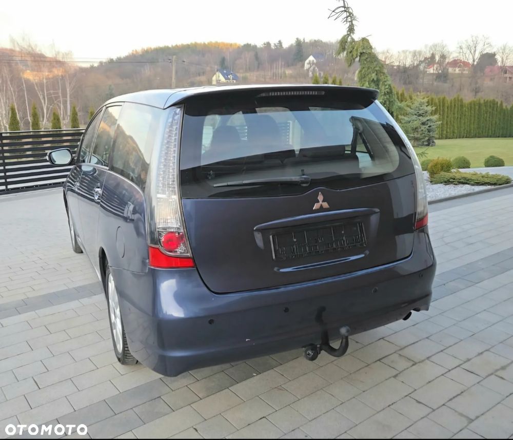 Mitsubishi Grandis 2.0 DI-D 7-Sitzer Intense - 10