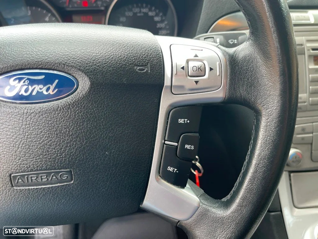 Ford S-Max 1.8 TDCi Titanium 7L - 31