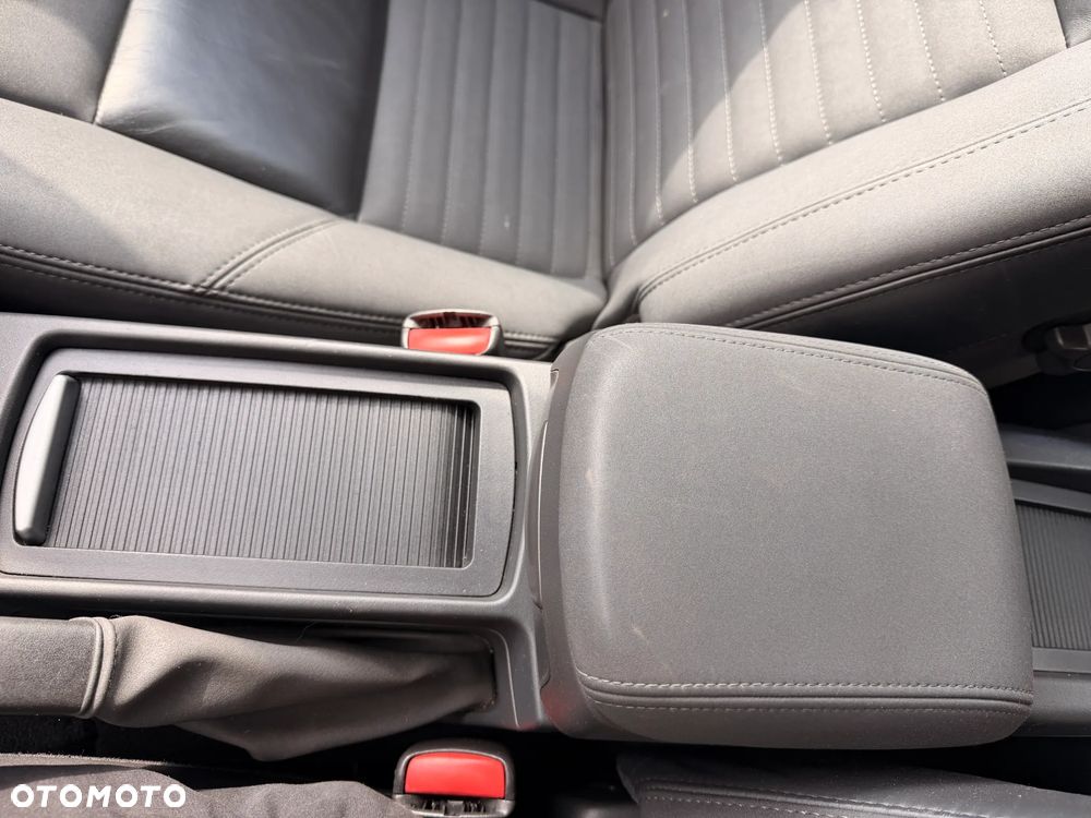 Volvo C70 2.4i Momentum - 22