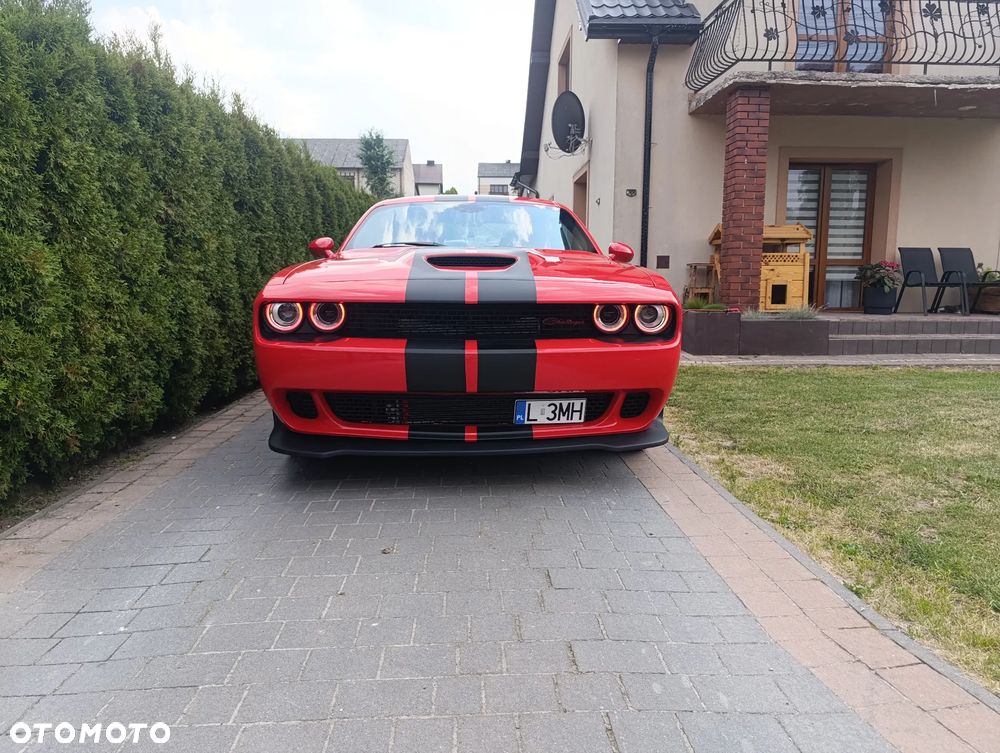 Dodge Challenger - 8