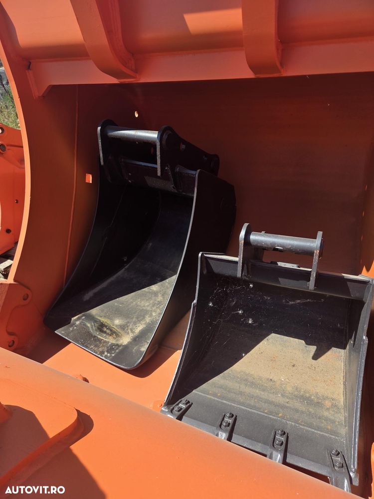 Hitachi ZX65-6, 2021, 2.005h, CUPLA RAPIDA+3 CUPE+PICON, senile cauciuc NOI, latime 2m, ad sapare 4,5m, Masa operatinala 6,5tone, inst picon, inst rotire, LAMA nivelare, aer cond, ridica 4tone,posibil leasing 4 ani, STARE FOARTE BUNA, PROMOTIE 51.900 EUR+Tva - 31