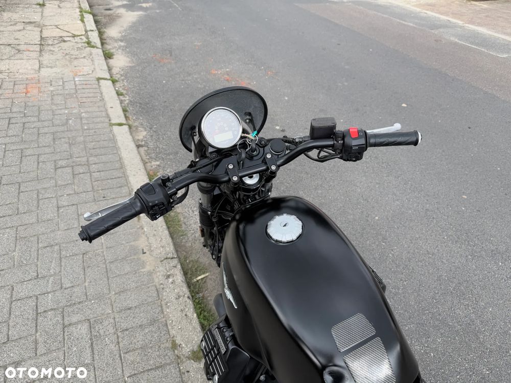 Moto Guzzi V7 - 8