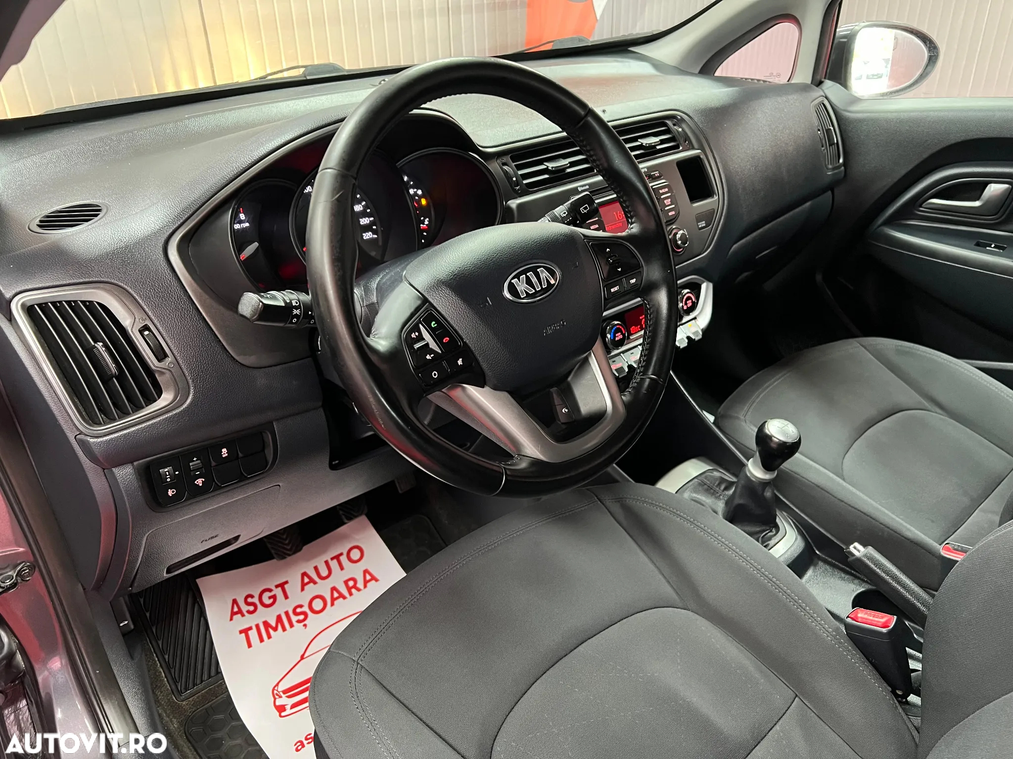 Kia Rio - 9