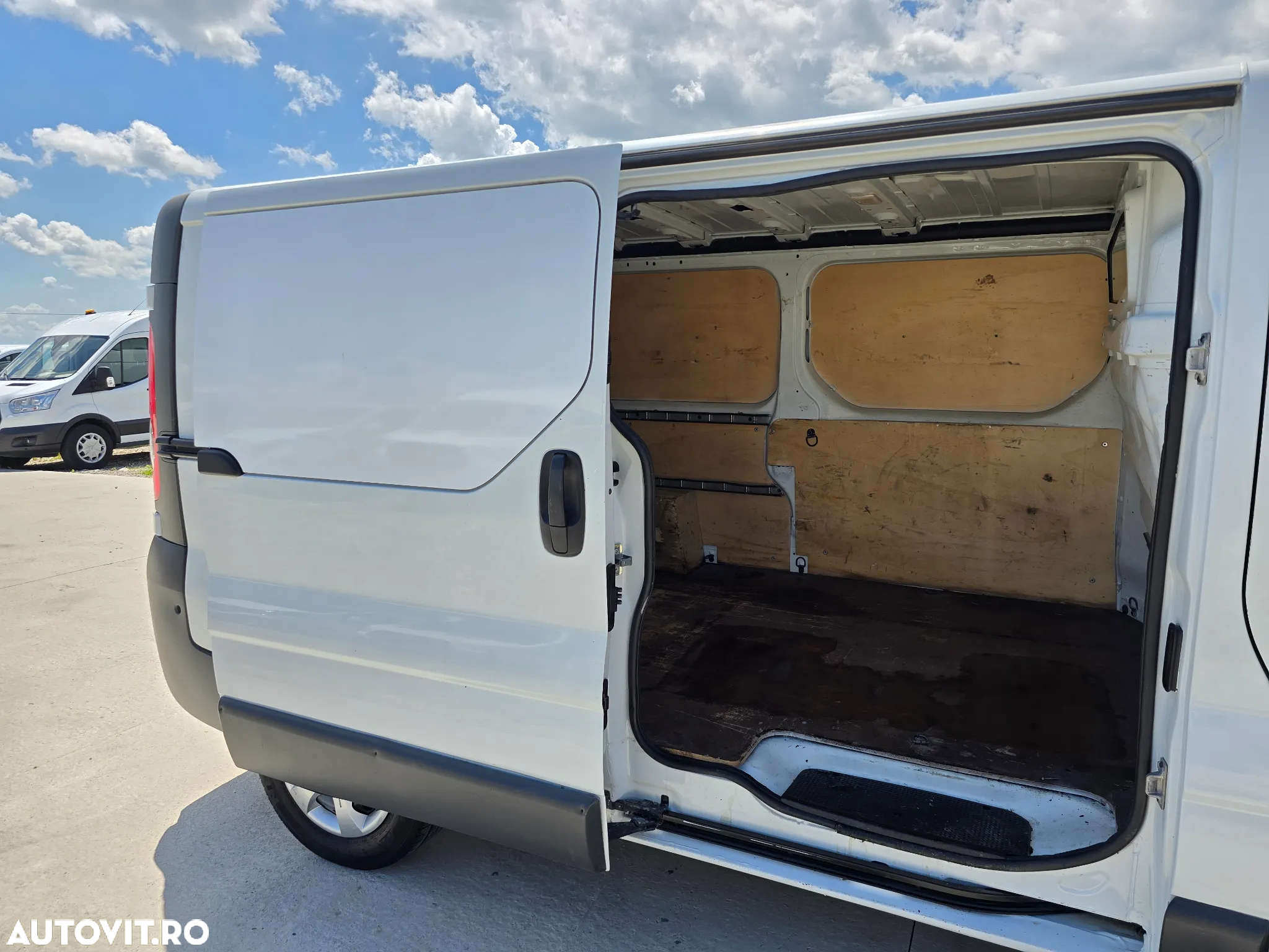 Renault Trafic Long L2H1 - 12