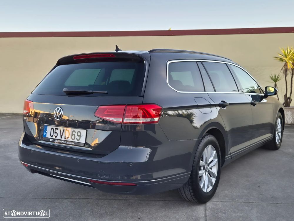 VW Passat Variant 2.0 TDI Confortline - 22