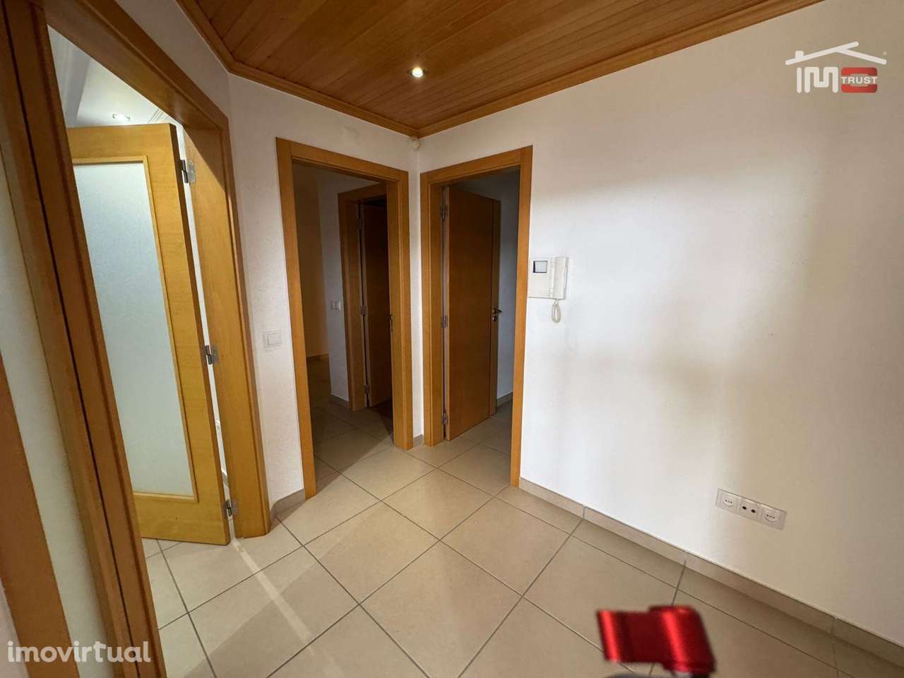 Moradia T4 Espaçosa com Garagem para 5 Carros e Churrasqueira  Pinh... - Grande imagem: 4/21