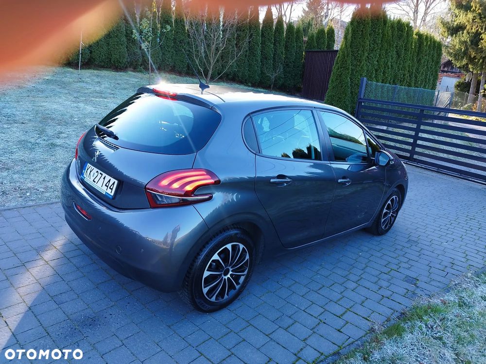 Peugeot 208 1.2 PureTech GPF Allure S&S - 6