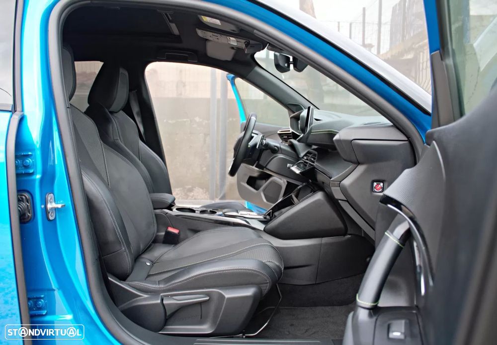 Peugeot 2008 1.2 PureTech GT EAT8 - 16