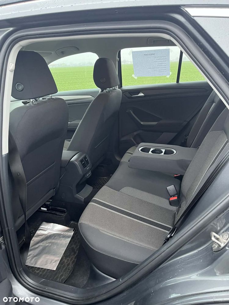 Volkswagen T-Roc - 14