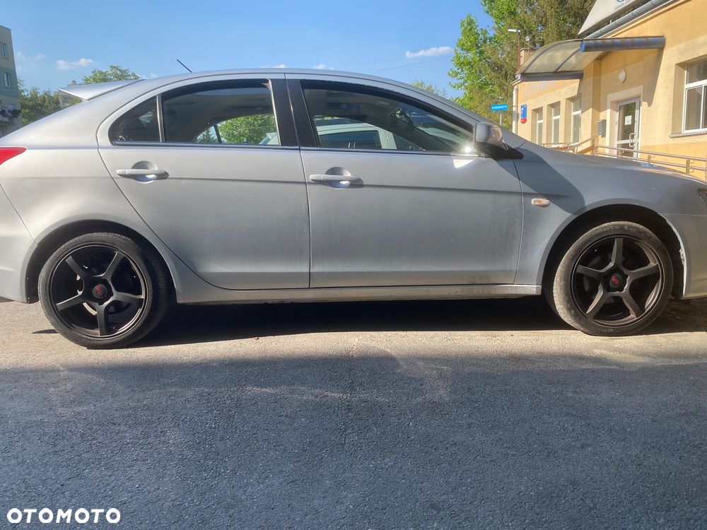 Mitsubishi Lancer - 4