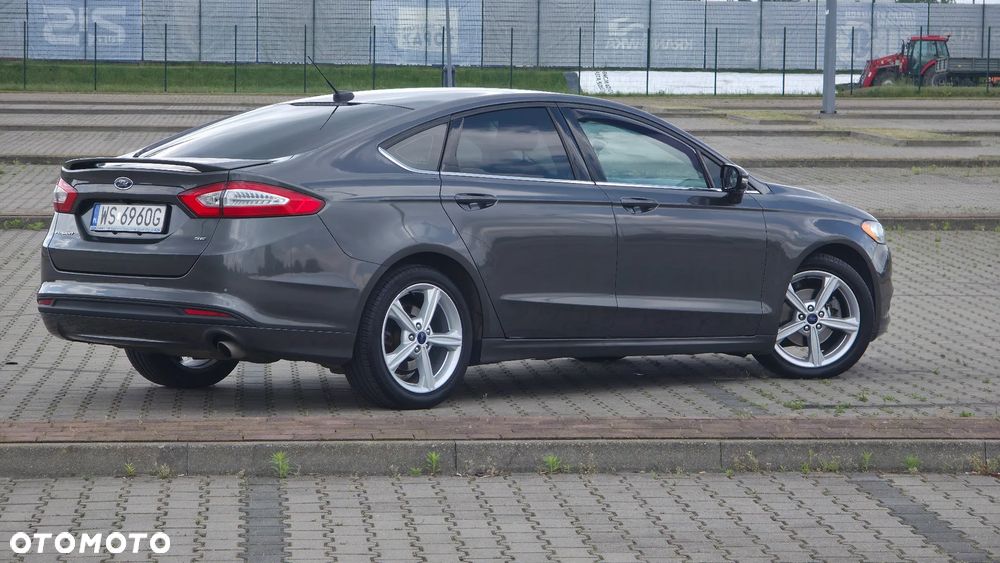 Ford Fusion - 4