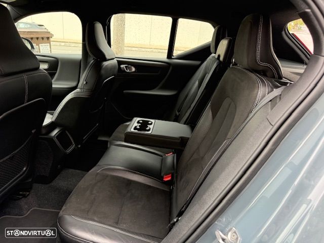 Volvo XC 40 2.0 D3 R-Design AWD Geartronic - 6