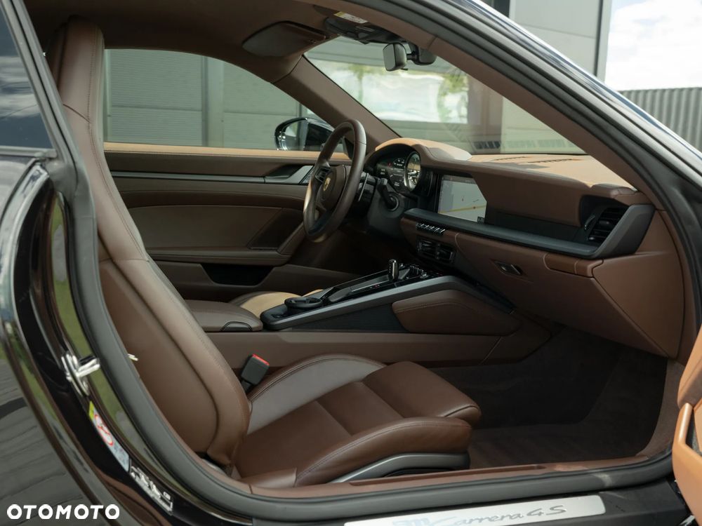 Porsche 911 Carrera 4S - 14