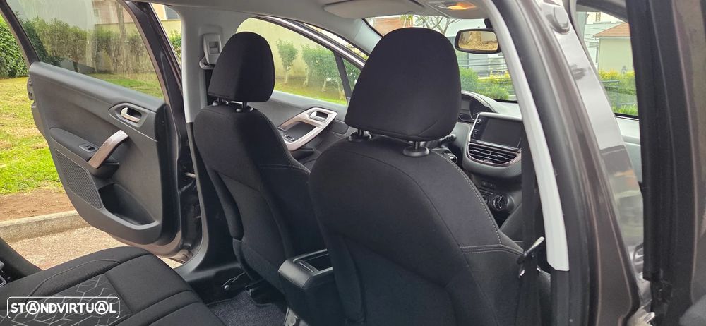 Peugeot 2008 1.4 HDi Active - 25